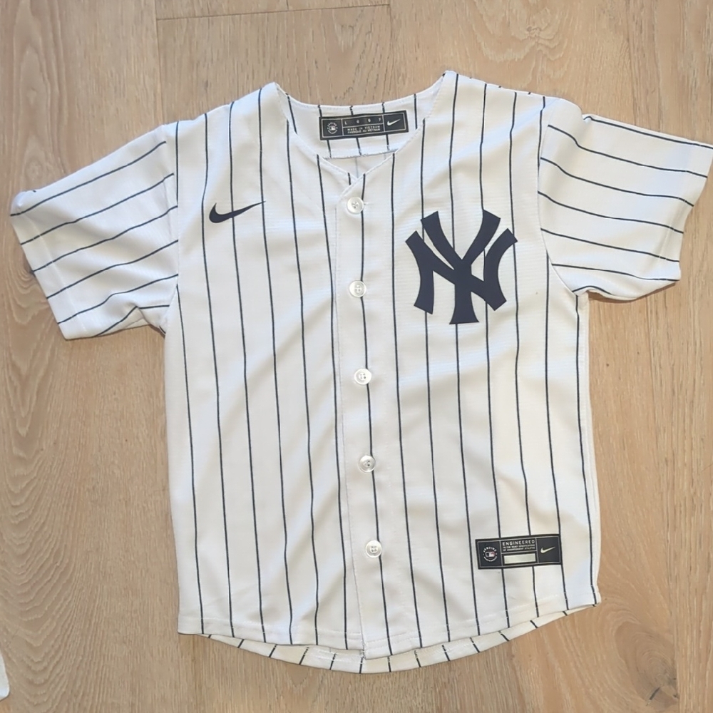 Nike Kids White and Navy Pinstripe Jersey